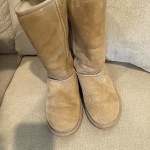 Size 5 tall ugg boots